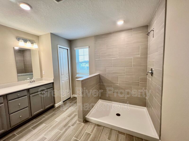 Lagoon Life + Luxury Living in St. Johns County - Beachwalk Townhome on the water! property image