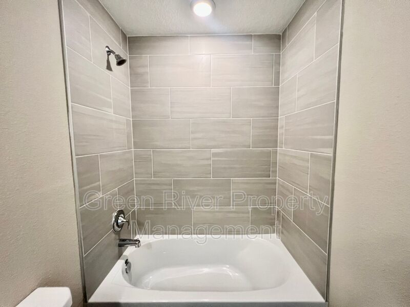 Lagoon Life + Luxury Living in St. Johns County - Beachwalk Townhome on the water! property image