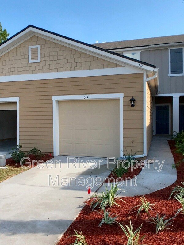 Beautiful St. Johns Townhome | Resort-Style Amenities & Pet Friendly! property image