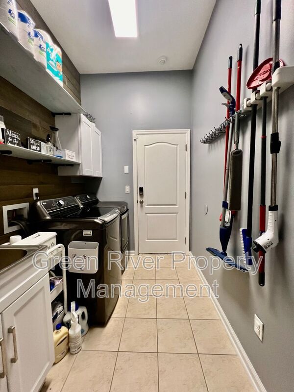 Heated Pool, Pets Welcome, & 3300 Sq Ft of Pure Florida Living in Bartram Springs! property image