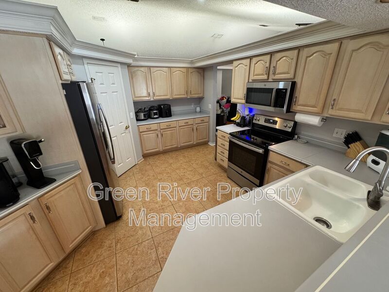 Poolside Peace in Oak Creek - Fleming Island Living at Its Finest!! property image