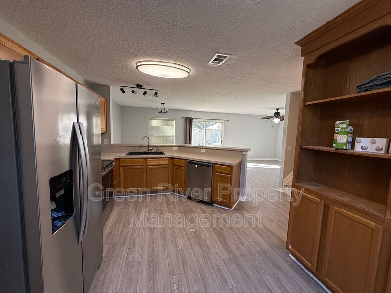 Highly desirable 3 bedroom, 2.5 bath Townhome in Fleming Island Plantation!! property image