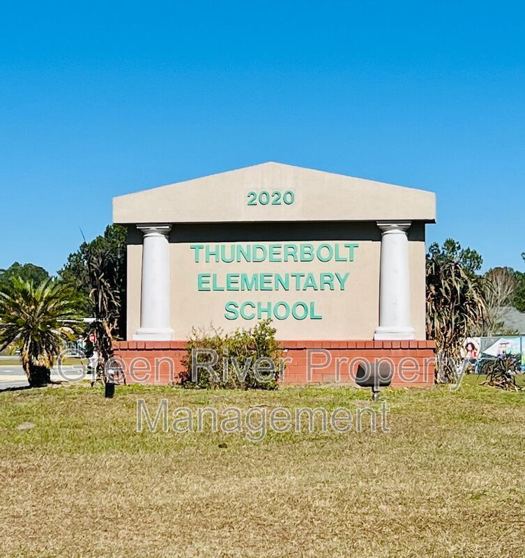 Highly desirable 3 bedroom, 2.5 bath Townhome in Fleming Island Plantation!! property image