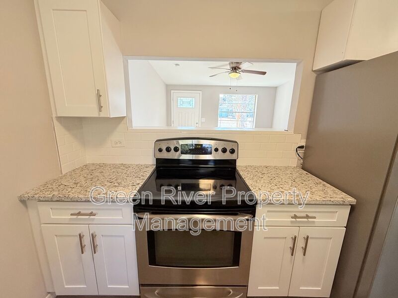 Bungalow in Jacksonville - Newly Renovated! property image