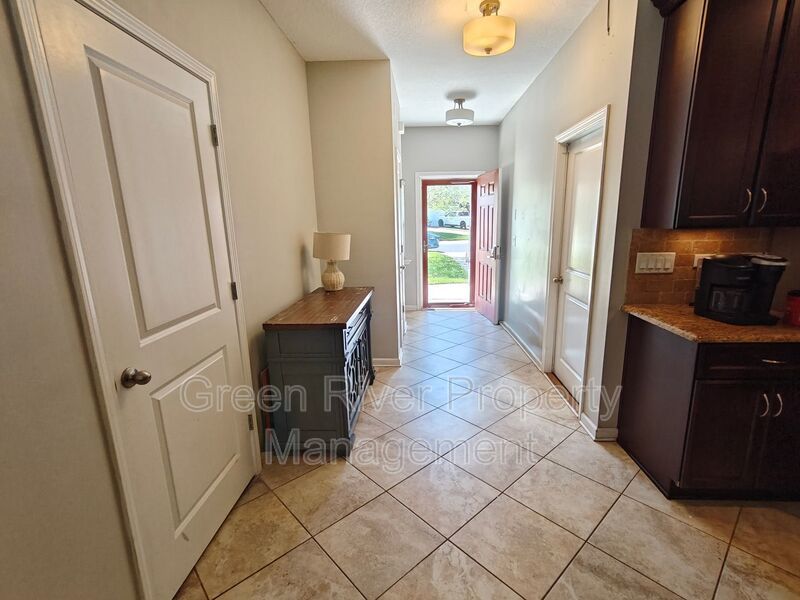 Modern 3-Bedroom Townhome with 2-Car Garage and Screened Porch property image