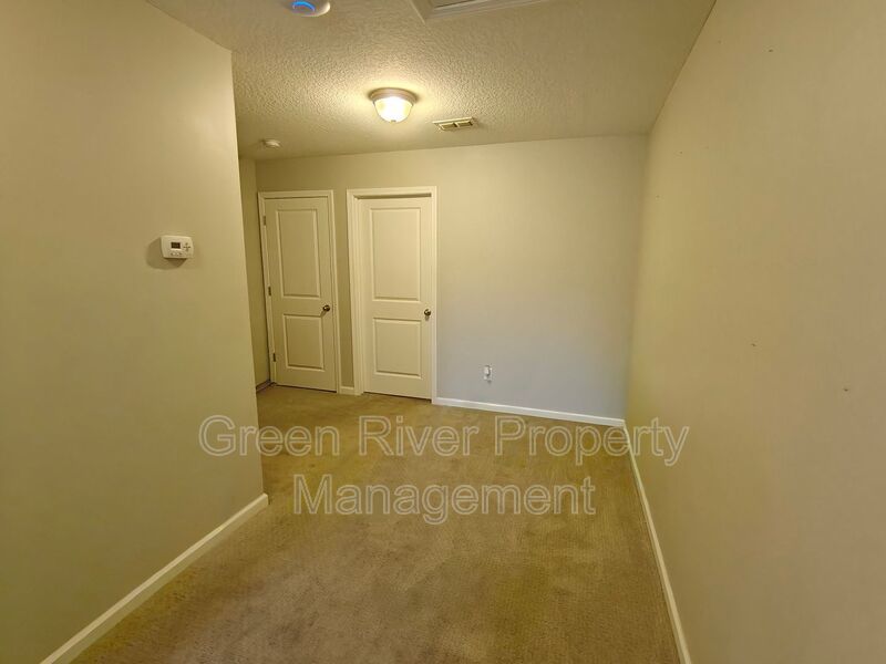 Modern 3-Bedroom Townhome with 2-Car Garage and Screened Porch property image