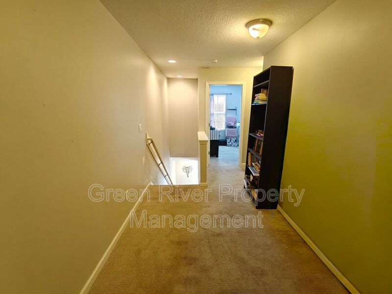 Modern 3-Bedroom Townhome with 2-Car Garage and Screened Porch property image