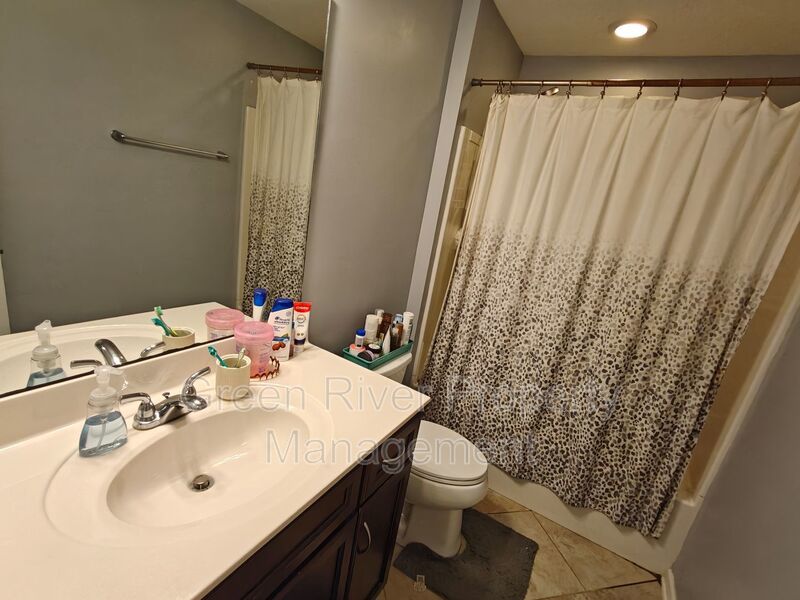 Modern 3-Bedroom Townhome with 2-Car Garage and Screened Porch property image