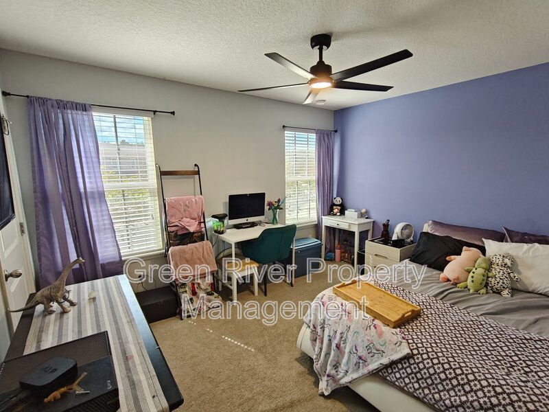 Modern 3-Bedroom Townhome with 2-Car Garage and Screened Porch property image