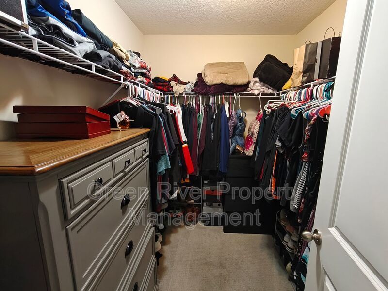 Modern 3-Bedroom Townhome with 2-Car Garage and Screened Porch property image