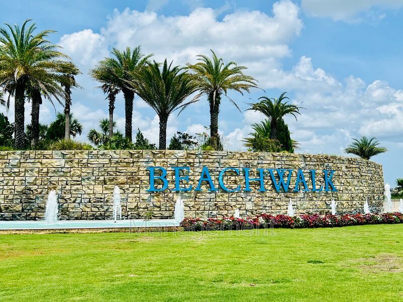 3 Bedroom 2.5 Bath Townhome in Beachwalk! property image
