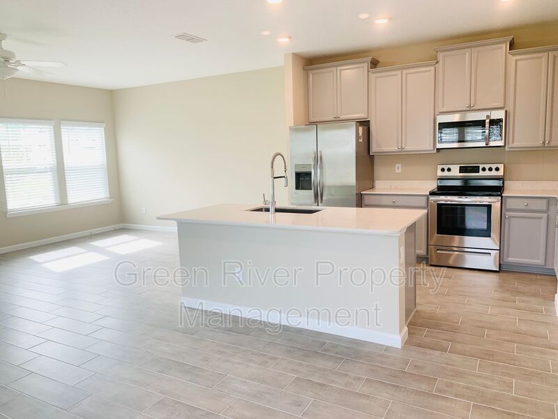3 Bedroom 2.5 Bath Townhome in Beachwalk! property image