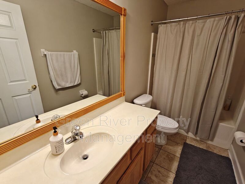 Spacious 5-Bedroom Home with Pond View & Resort-Style Amenities property image