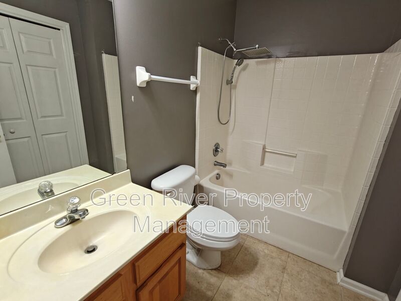 Spacious 5-Bedroom Home with Pond View & Resort-Style Amenities property image