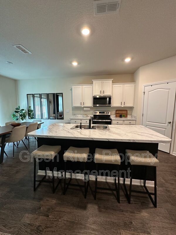 Warm Modern Living Steps from Spring Park—A Five-Bed Beauty with Space for Everyone!! property image