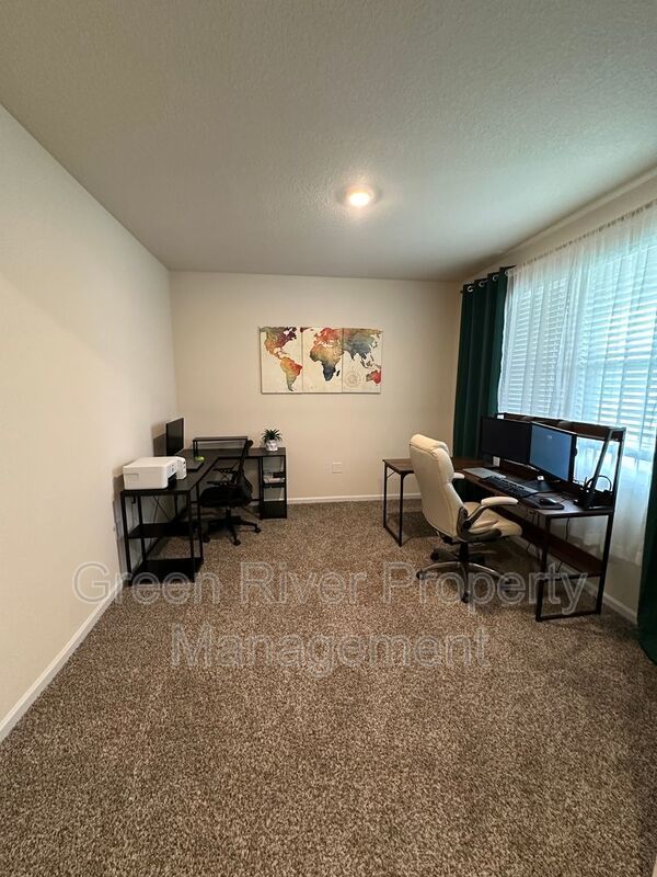 Warm Modern Living Steps from Spring Park—A Five-Bed Beauty with Space for Everyone!! property image