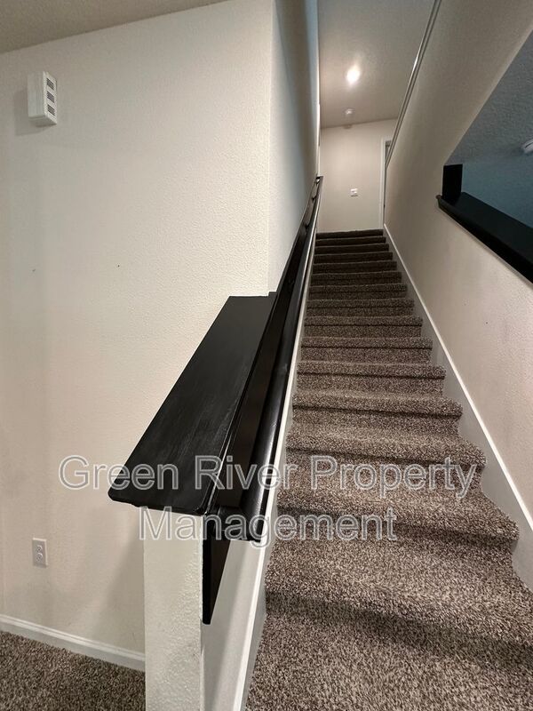 Warm Modern Living Steps from Spring Park—A Five-Bed Beauty with Space for Everyone!! property image