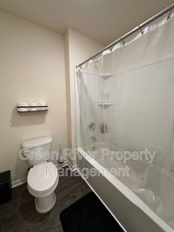 Warm Modern Living Steps from Spring Park—A Five-Bed Beauty with Space for Everyone!! property image