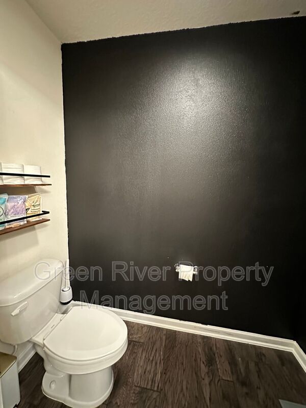 Warm Modern Living Steps from Spring Park—A Five-Bed Beauty with Space for Everyone!! property image