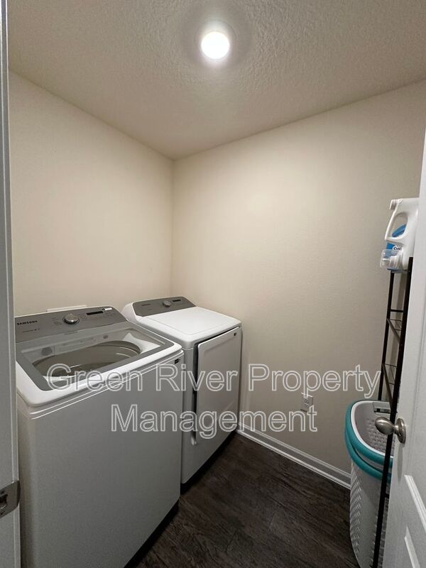 Warm Modern Living Steps from Spring Park—A Five-Bed Beauty with Space for Everyone!! property image