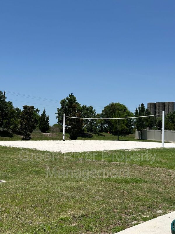 Warm Modern Living Steps from Spring Park—A Five-Bed Beauty with Space for Everyone!! property image