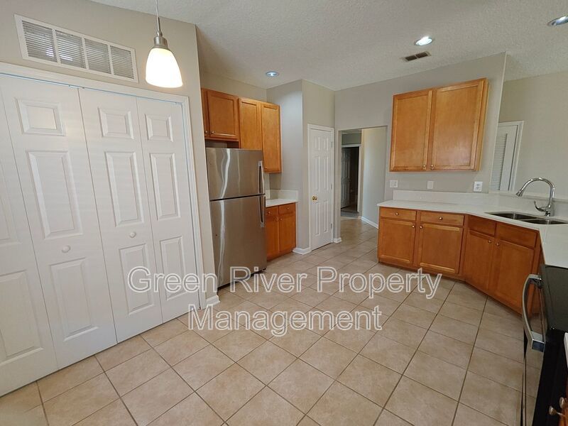 Charming 3-Bed Home with Great Amenities & Spacious Backyard property image