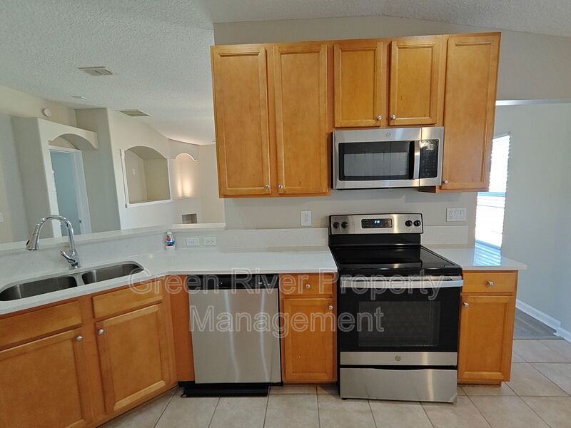 Charming 3-Bed Home with Great Amenities & Spacious Backyard property image