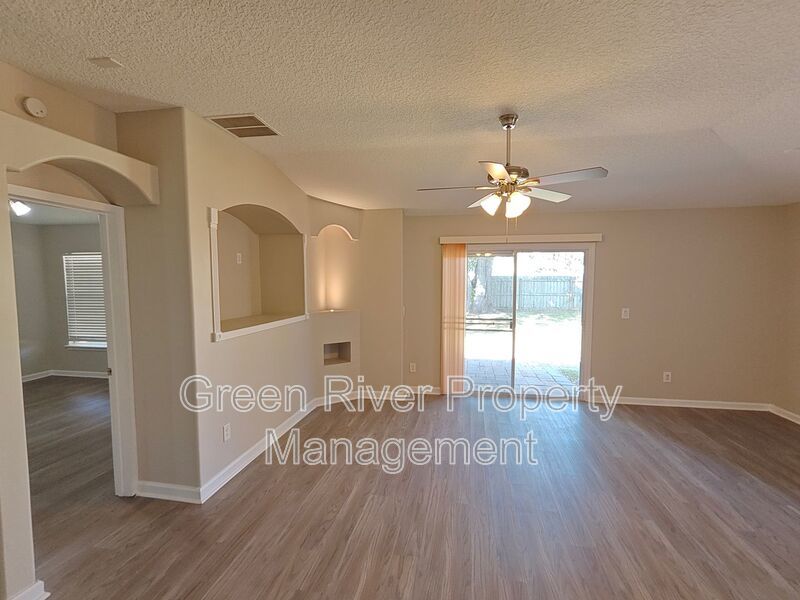 Charming 3-Bed Home with Great Amenities & Spacious Backyard property image