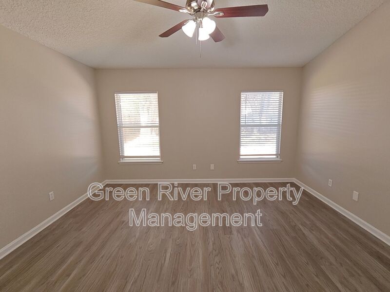 Charming 3-Bed Home with Great Amenities & Spacious Backyard property image