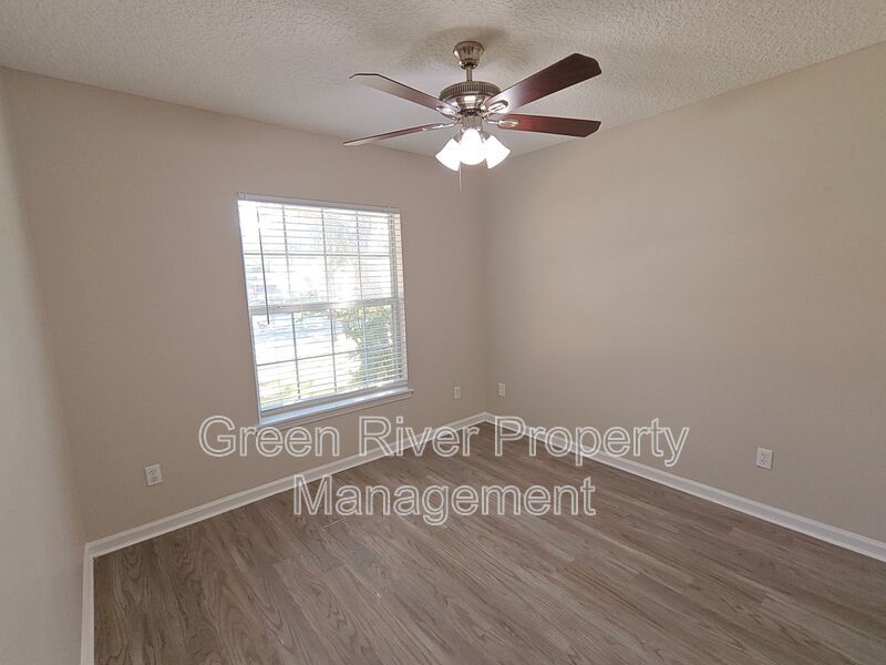 Charming 3-Bed Home with Great Amenities & Spacious Backyard property image