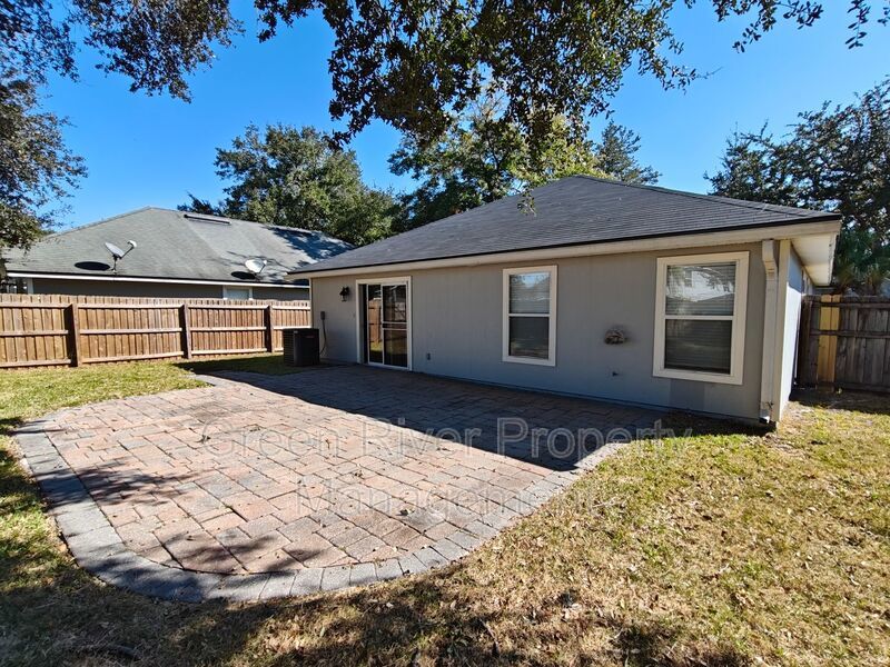 Charming 3-Bed Home with Great Amenities & Spacious Backyard property image