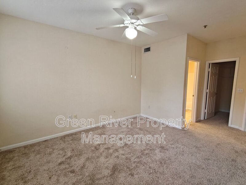 Beautiful 3 Bedroom, 2 Bathroom Townhome with Garage – Pet Friendly! property image