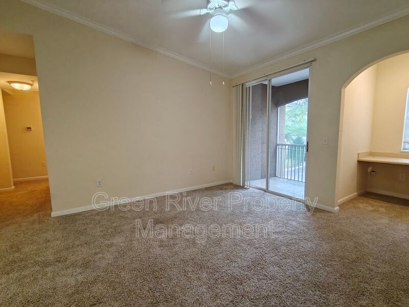 Beautiful 3 Bedroom, 2 Bathroom Townhome with Garage – Pet Friendly! property image