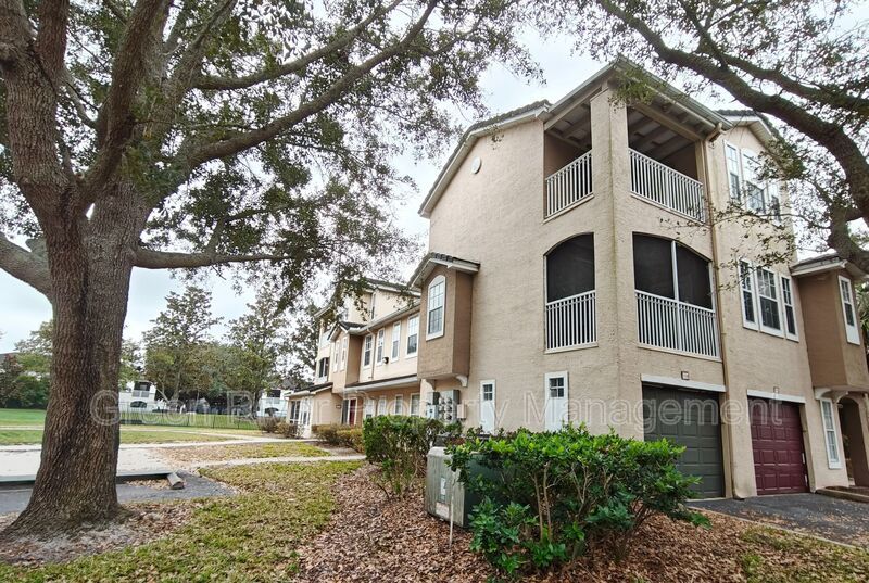 Beautiful 3 Bedroom, 2 Bathroom Townhome with Garage – Pet Friendly! property image