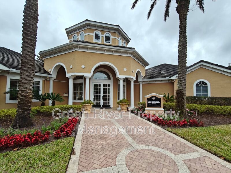 Beautiful 3 Bedroom, 2 Bathroom Townhome with Garage – Pet Friendly! property image