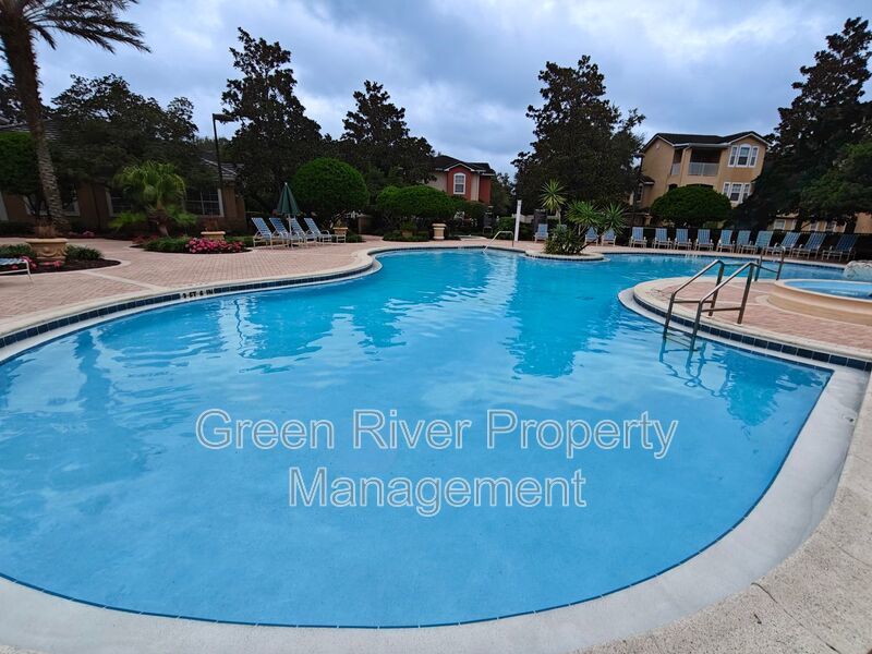 Beautiful 3 Bedroom, 2 Bathroom Townhome with Garage – Pet Friendly! property image