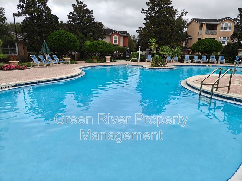 Beautiful 3 Bedroom, 2 Bathroom Townhome with Garage – Pet Friendly! property image