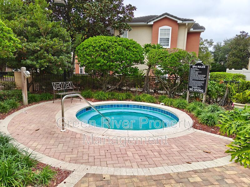 Beautiful 3 Bedroom, 2 Bathroom Townhome with Garage – Pet Friendly! property image