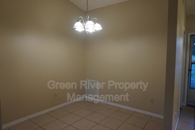 Beautiful 3 bedroom 2 bath Just waiting for you to call Home! property image