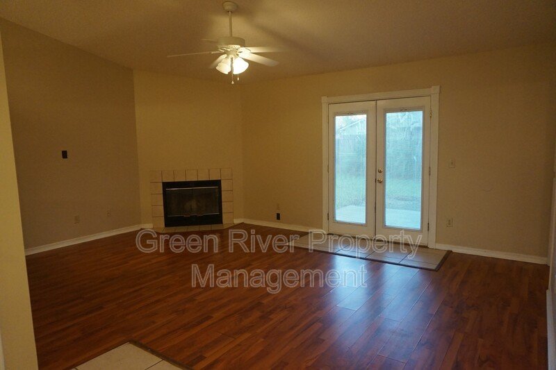 Beautiful 3 bedroom 2 bath Just waiting for you to call Home! property image