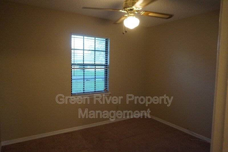 Beautiful 3 bedroom 2 bath Just waiting for you to call Home! property image