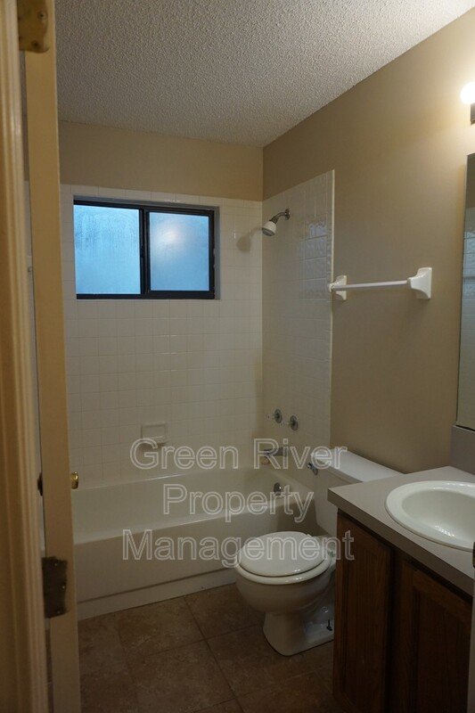 Beautiful 3 bedroom 2 bath Just waiting for you to call Home! property image