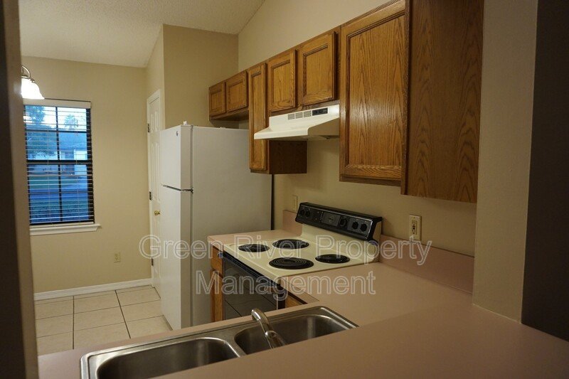 Beautiful 3 bedroom 2 bath Just waiting for you to call Home! property image