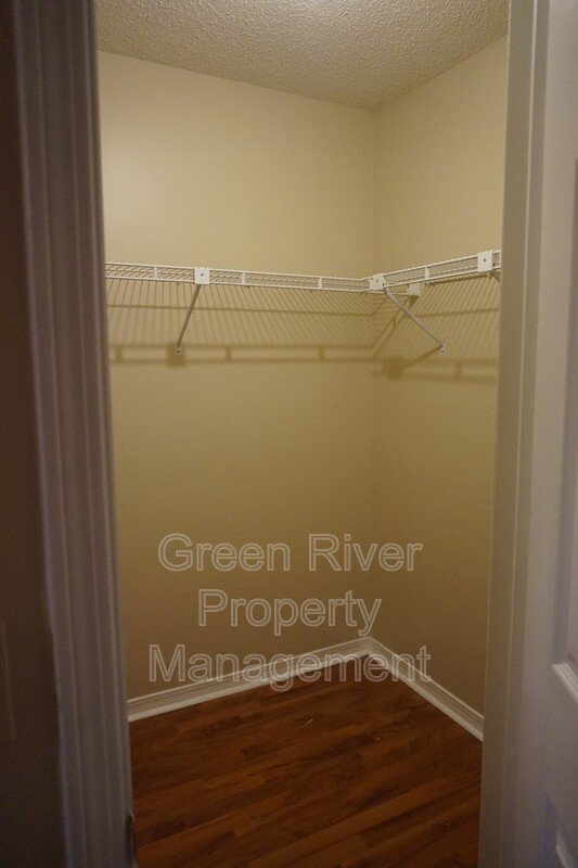 Beautiful 3 bedroom 2 bath Just waiting for you to call Home! property image