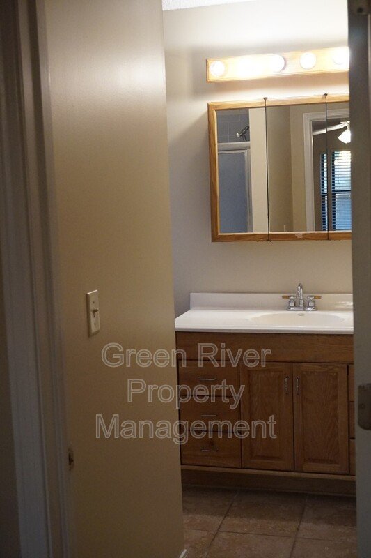 Beautiful 3 bedroom 2 bath Just waiting for you to call Home! property image