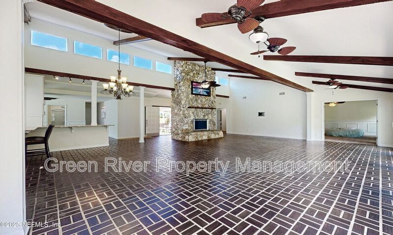 Waterfront Luxury Living – 4 Bed / 3 Bath – Over 2,600 Sq Ft property image