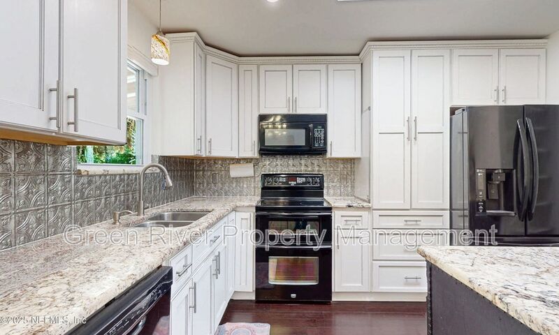 Waterfront Luxury Living – 4 Bed / 3 Bath – Over 2,600 Sq Ft property image