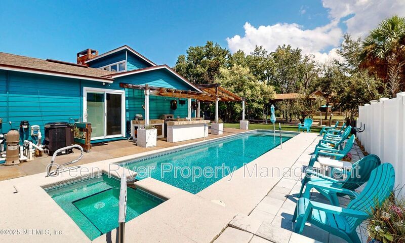 Waterfront Luxury Living – 4 Bed / 3 Bath – Over 2,600 Sq Ft property image