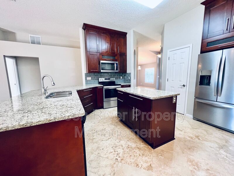 Johns Creek Stunner: Dream Master Suite, Entertainer’s Porch & Ultimate Community Perks!! property image