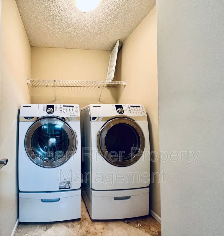 Johns Creek Stunner: Dream Master Suite, Entertainer’s Porch & Ultimate Community Perks!! property image